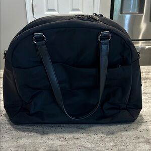 Lo & Sons OMG bag - gently used